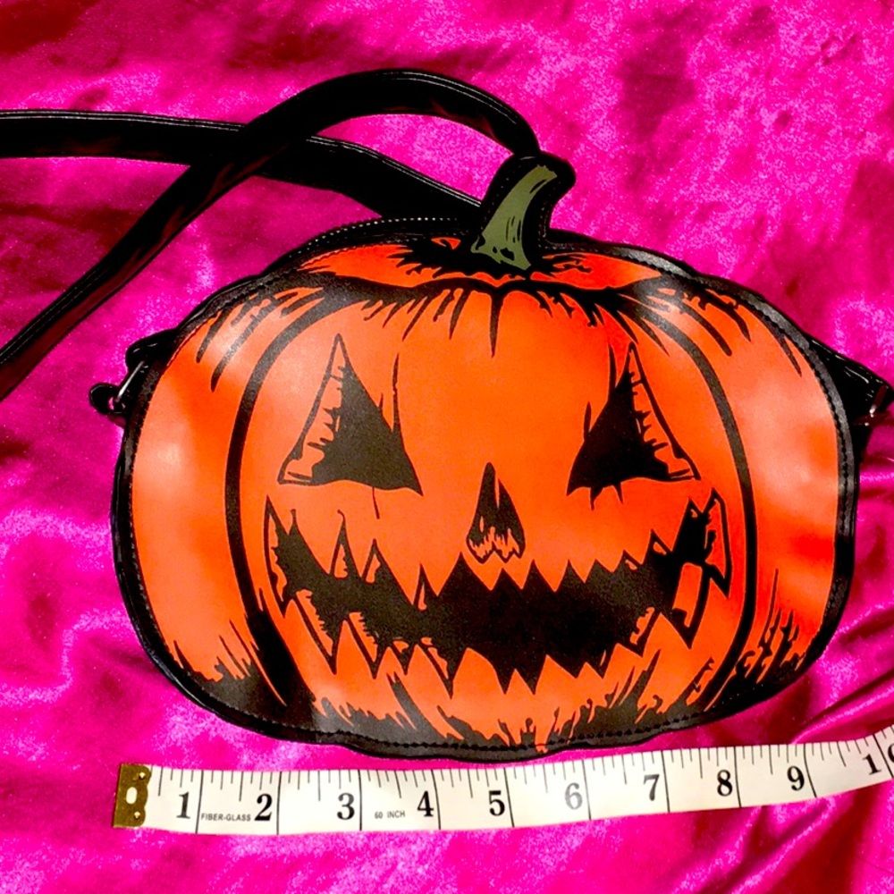 Pumpkin Crossbody 🧡✨ 🎃 - Picture 4 of 5